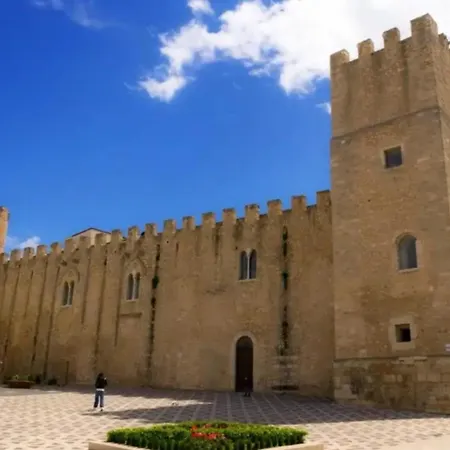 The Modern Flat * Alcamo